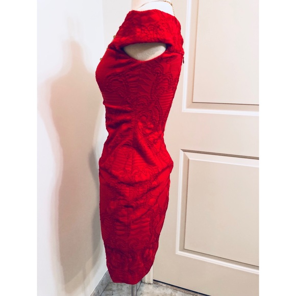 Cache over the shoulder Elegant dress - Picture 2 of 6